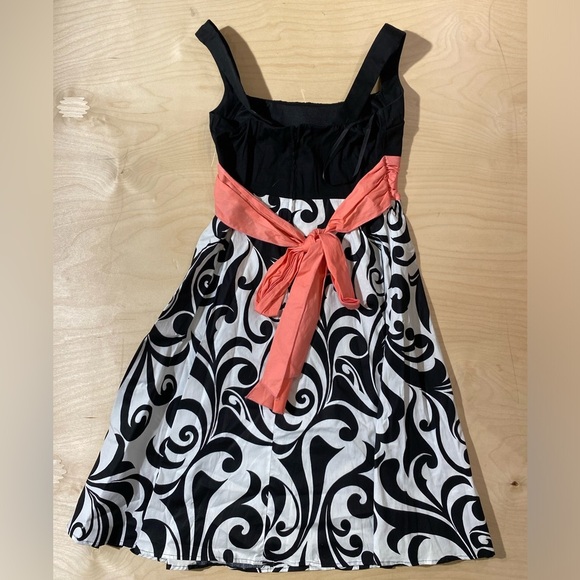 Strappy Dress by Dress Barn size 4 (IO) - Picture 9 of 12